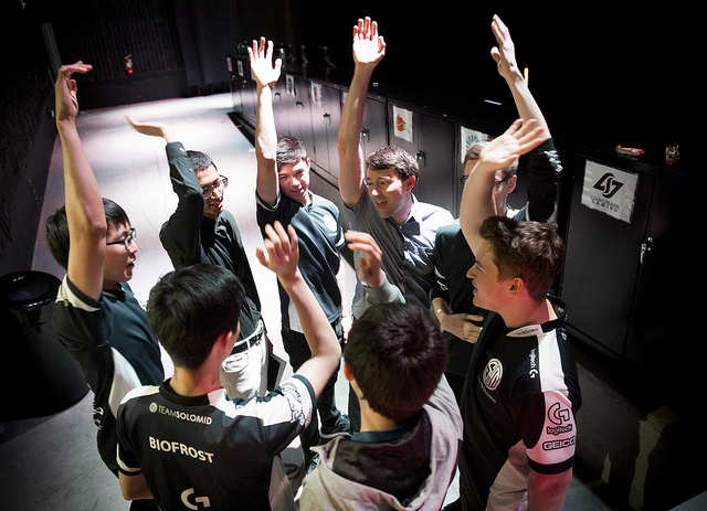 包含TSM轻取FPX，SwordArt制霸全场的词条