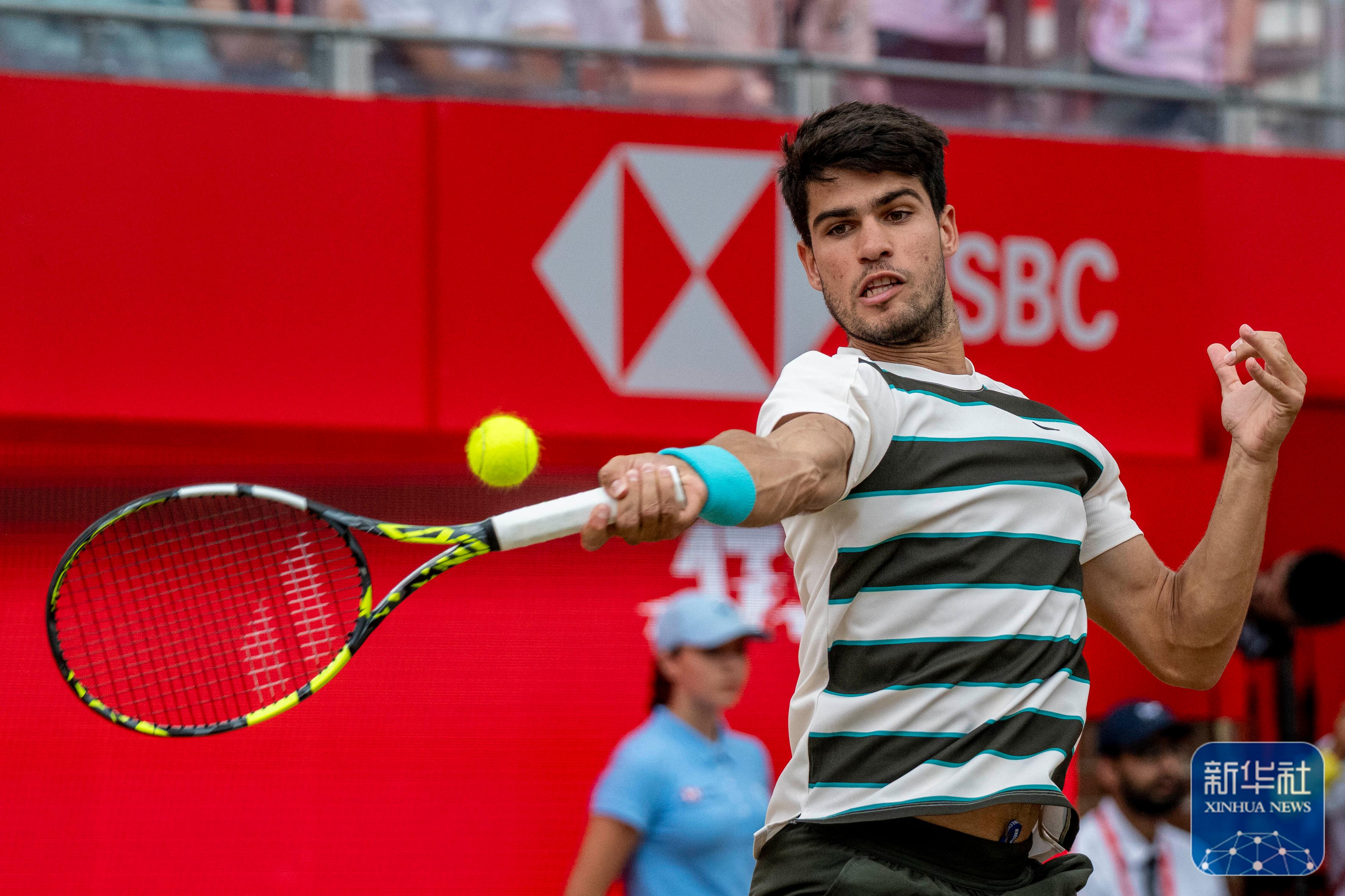 包含欧洲网球队力克世界网球队，阿尔卡拉斯打破历史纪录的词条