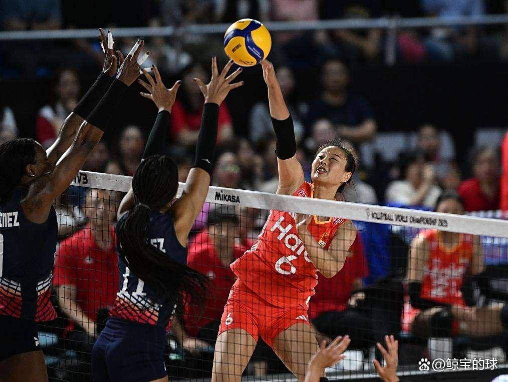 日本羽毛球队碾压法国羽毛球队，陶菲克三分雨点燃全场