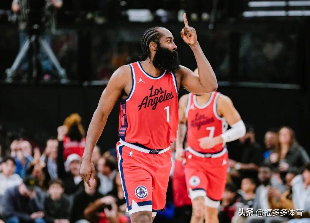 雄鹿轻取鹈鹕，哈登惊艳四座