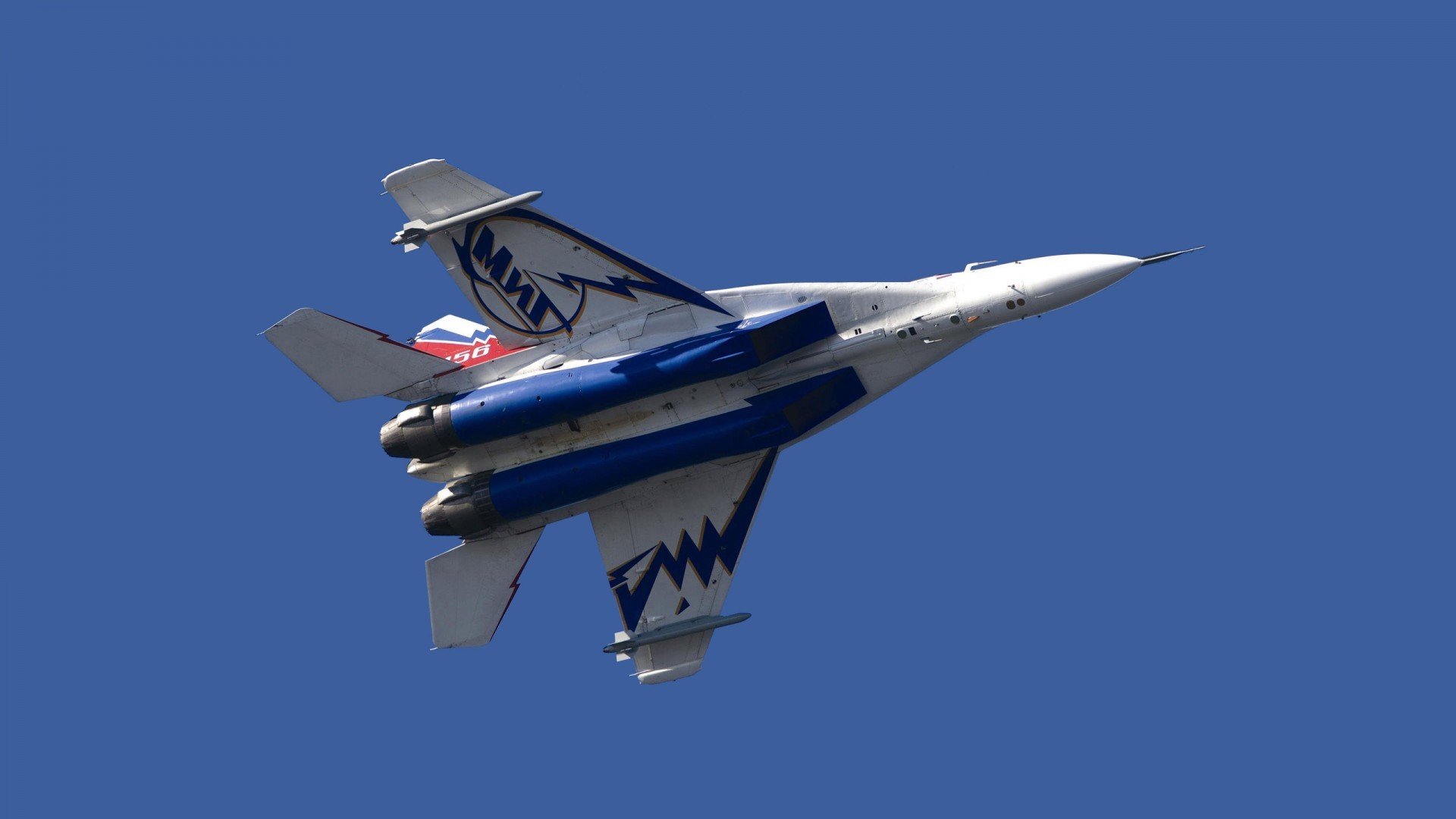 冰川与铁幕的对决,库尔图瓦一夫当关,皇马险胜顿涅茨克矿工